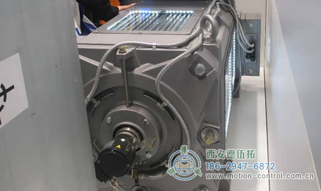 圖為用來測速的增量編碼器在電機上的安裝照片 圖為用來測速的增量編碼器在電機上的安裝照片